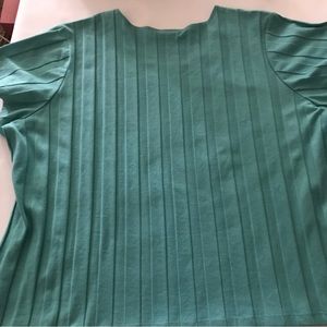 Fantastic green short sleeve shirt